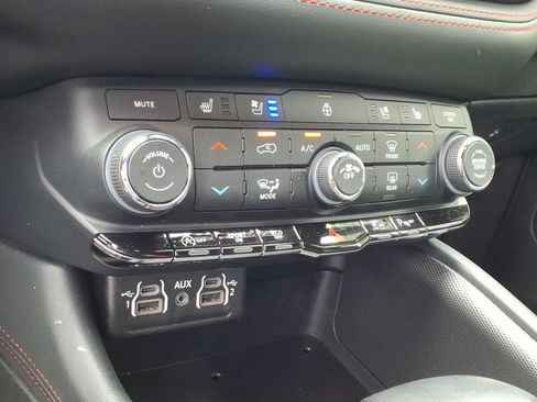 Used 2024 Dodge Durango GT AWD/4WD image 15