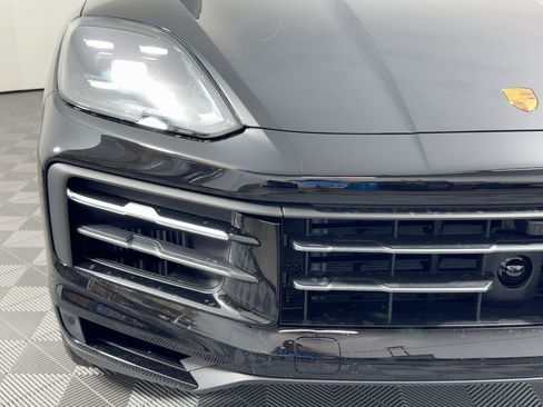 Certified 2026 Porsche Cayenne AWD/4WD image 11