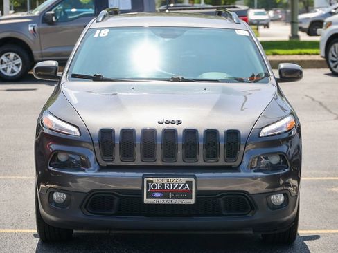Used 2018 Jeep Cherokee Latitude w/ Altitude Package FWD image 22