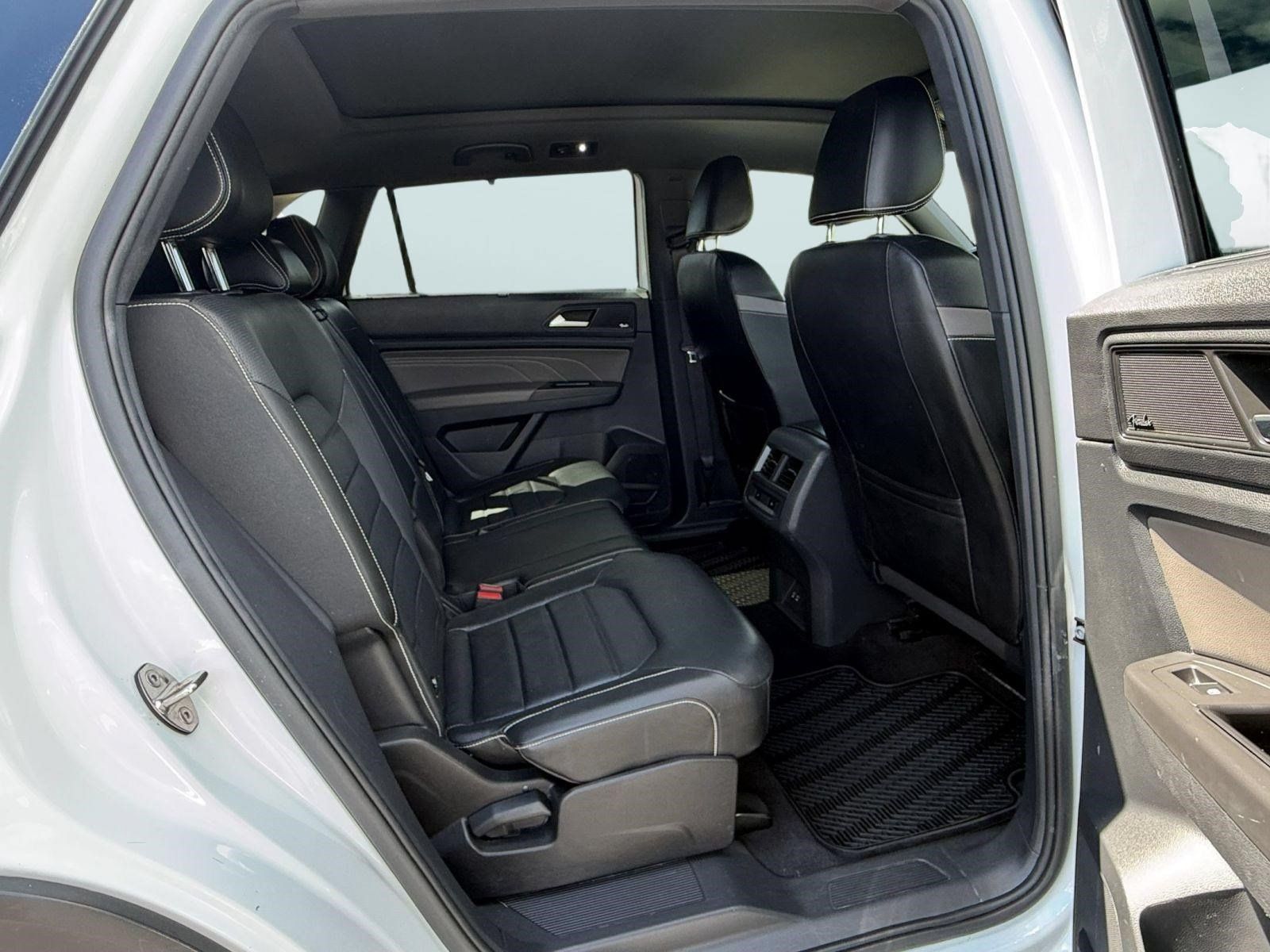 Certified 2023 Volkswagen Atlas Cross Sport SEL Premium R-Line AWD/4WD image 29