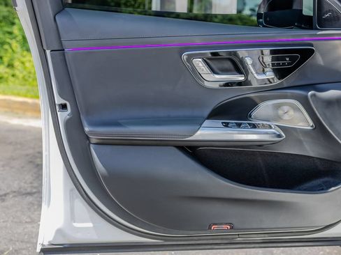 Used 2025 Mercedes-Benz E 350 Sedan w/ Multicontour Seating Package image 15