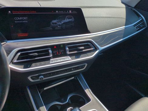 Certified 2022 BMW X7 xDrive40i w/ Premium Package AWD/4WD image 29