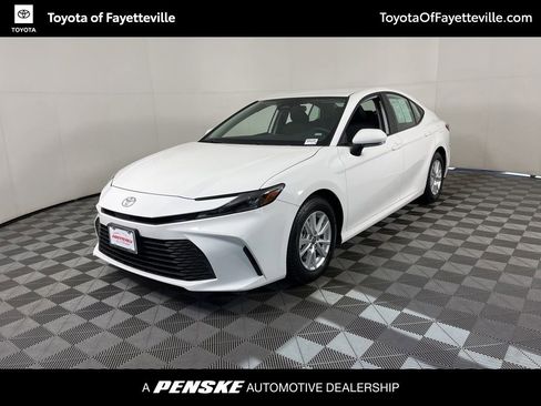 Certified 2025 Toyota Camry LE image 1