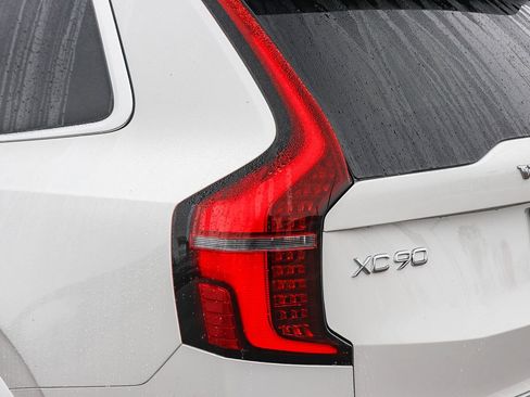 New 2026 Volvo XC90 T8 Ultra w/ Protection Package Premier image 11
