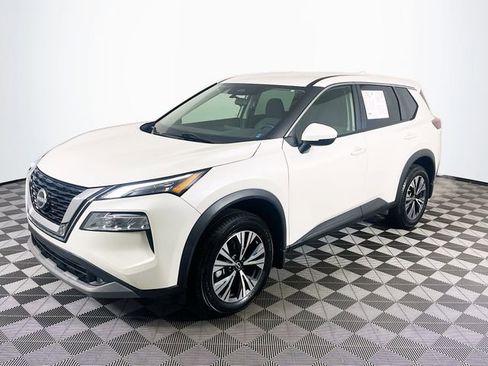 Used 2022 Nissan Rogue SV image 4