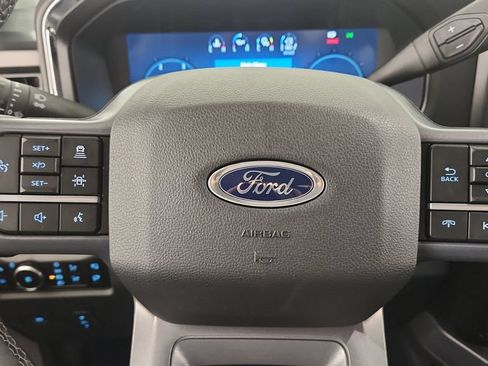 New 2026 Ford F250 Lariat w/ Black Appearance Package AWD/4WD image 13