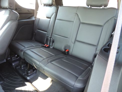 Used 2021 Chevrolet Tahoe Z71 w/ Rear Media and Nav Package image 22