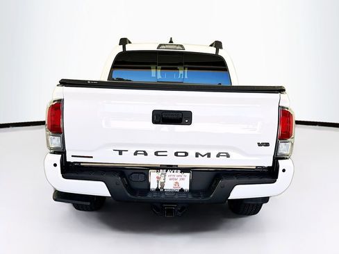 Used 2022 Toyota Tacoma TRD Sport w/ Technology Package image 8