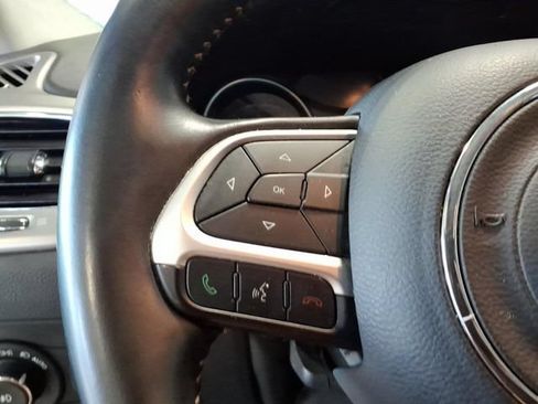 Used 2018 Jeep Compass Latitude w/ Popular Equipment Group AWD/4WD image 15