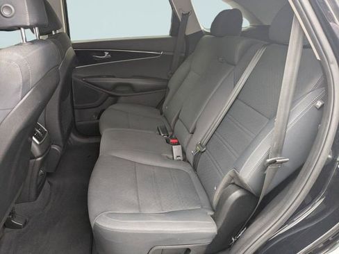 Used 2018 Kia Sorento L image 12