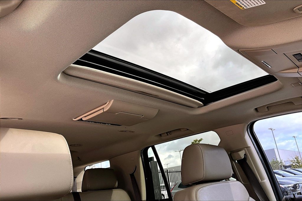 Used 2017 GMC Yukon SLT w/ Premium Edition RWD image 20