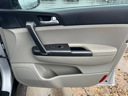 Used 2022 Kia Sportage LX w/ LX FWD Value Edition Package image 23