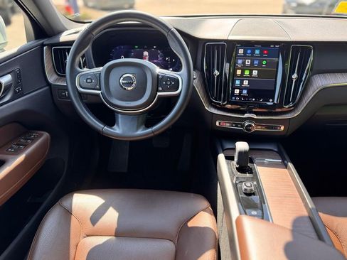 Used 2022 Volvo XC60 B5 Momentum AWD/4WD image 21