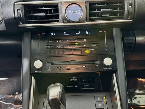 Used 2018 Lexus IS 350 image 13