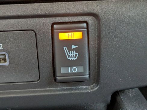 Used 2022 Nissan Frontier SV image 21