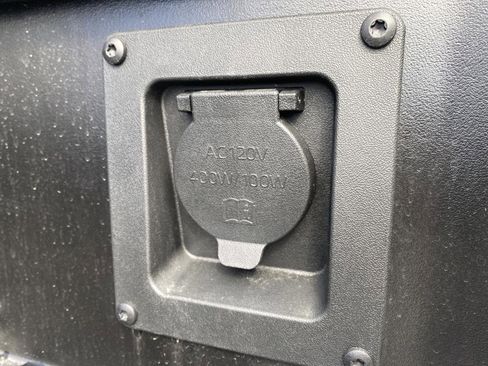 Used 2025 Toyota Tacoma TRD Sport w/ TRD Sport Premium Package image 19