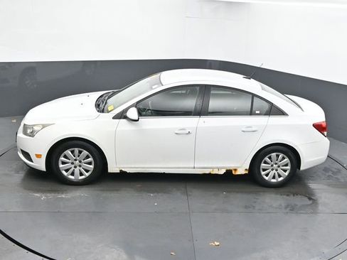 Used 2011 Chevrolet Cruze LT image 34