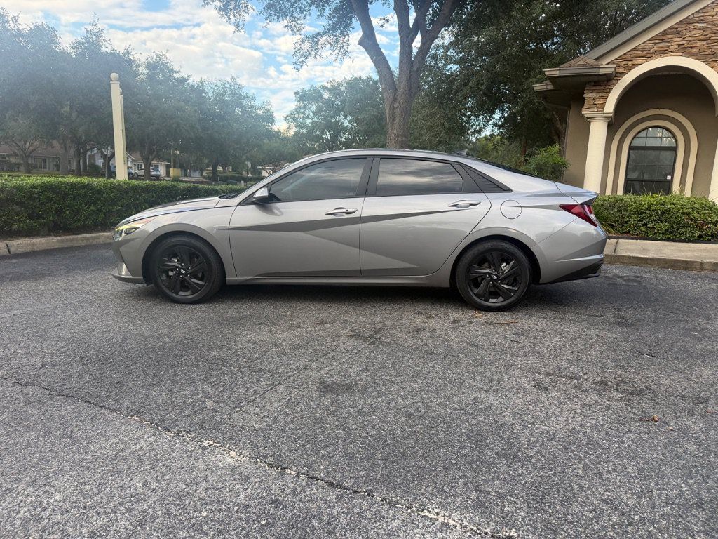 Used 2021 Hyundai Elantra SEL w/ Cargo Package FWD image 11