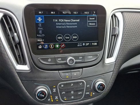 Used 2024 Chevrolet Malibu LT image 18