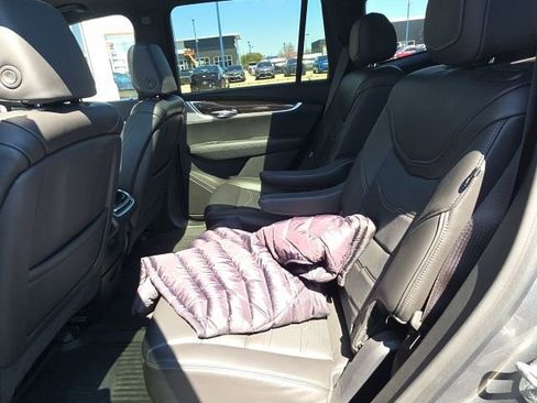 Used 2022 Cadillac XT6 Premium Luxury w/ Platinum Package image 10