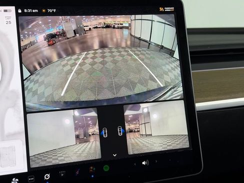 Used 2023 Tesla Model 3 Standard Range image 18