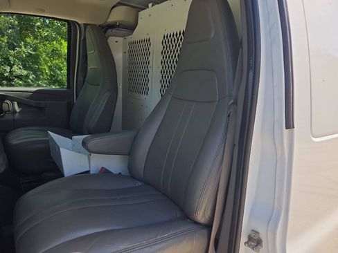 Used 2020 Chevrolet Express 3500 w/ Driver Convenience Package RWD image 12