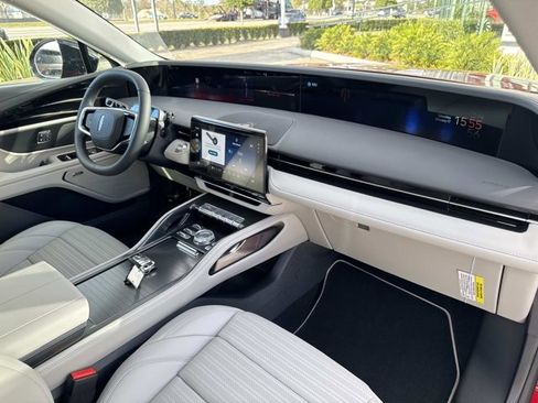 New 2026 Lincoln Nautilus Reserve image 19