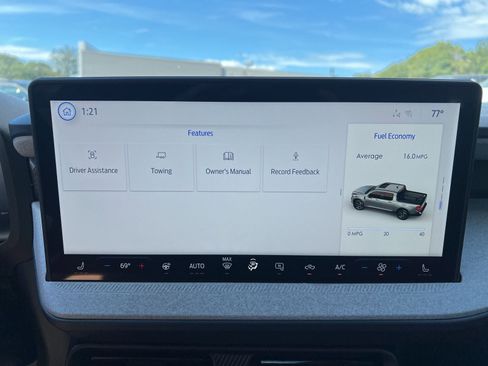 New 2025 Ford Maverick XLT w/ XLT Luxury Package image 23