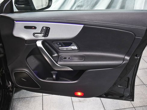 Used 2020 Mercedes-Benz CLA 250 4MATIC image 16