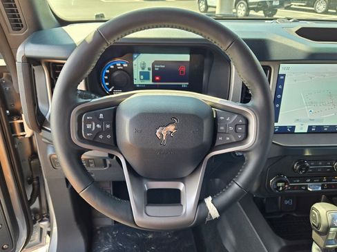 Used 2024 Ford Bronco Outer Banks image 31