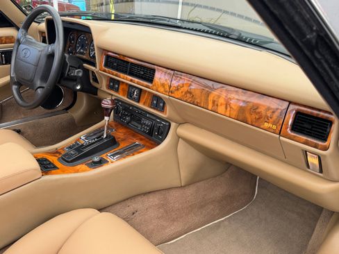 Used 1995 Jaguar XJS 4.0 Convertible RWD image 17