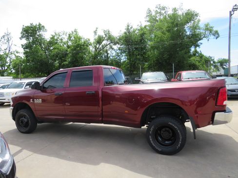 Used 2018 RAM 3500 Tradesman w/ Chrome Appearance Group image 31