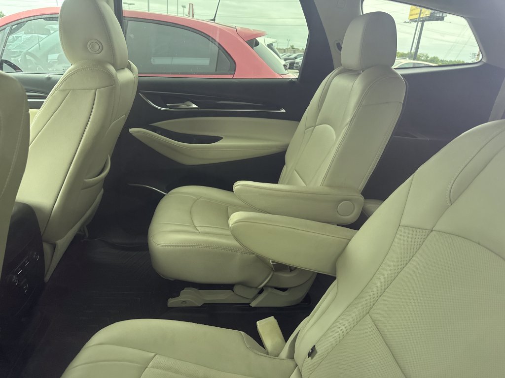 Used 2022 Buick Enclave Essence w/ Experience Buick Package FWD image 5