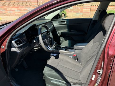 Used 2020 Kia Optima LX FWD image 6