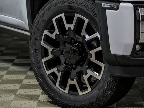 New 2026 GMC Sierra 2500 Denali w/ Denali Reserve Package AWD/4WD image 3