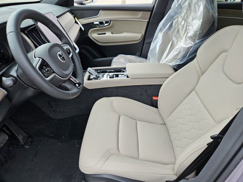 New 2026 Volvo XC90 B5 Core image 7