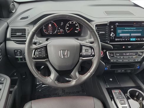 Used 2025 Honda Ridgeline Black Edition image 12