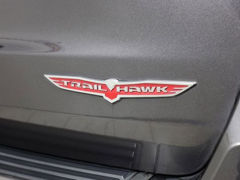 Used 2017 Jeep Grand Cherokee Trailhawk w/ Trailhawk Luxury Group image 16