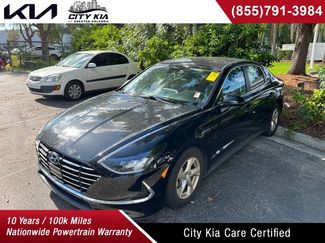 Used 2022 Hyundai Sonata SE image 1