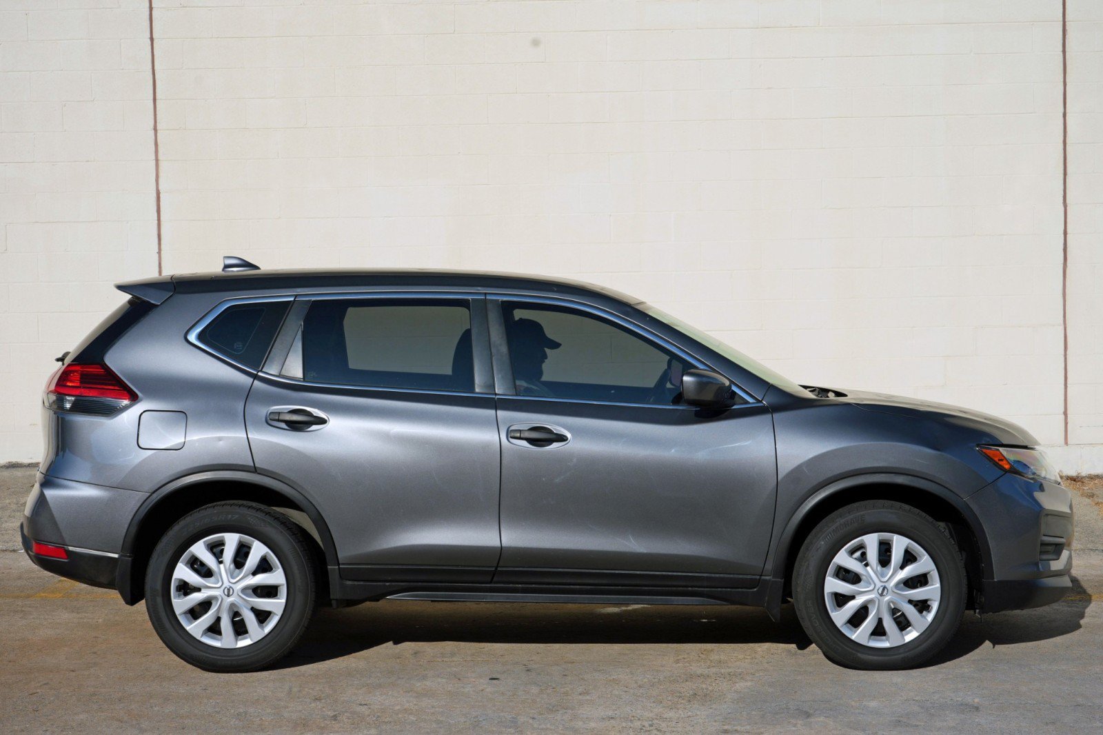 Used 2017 Nissan Rogue S AWD/4WD image 44