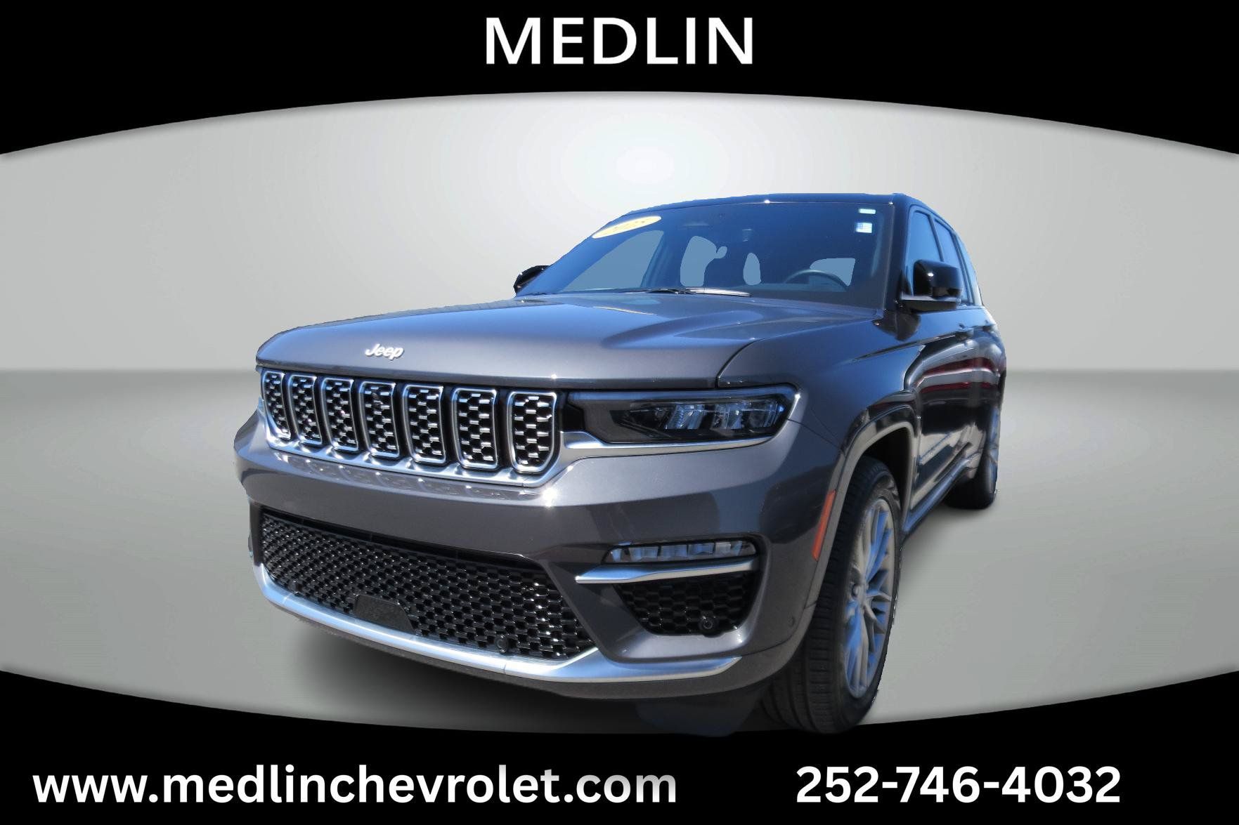 Used 2025 Jeep Grand Cherokee Summit AWD/4WD image 5