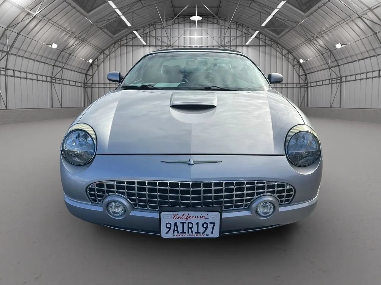 Used 2005 Ford Thunderbird RWD image 3