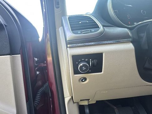 Used 2017 Jeep Grand Cherokee Limited AWD/4WD image 13