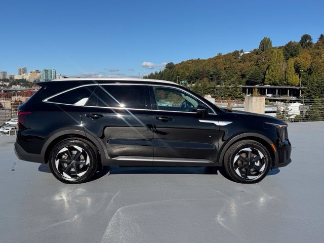 Used 2025 Kia Sorento EX AWD/4WD image 2