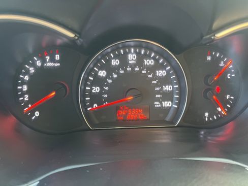 Used 2015 Kia Sorento LX image 16