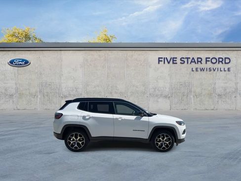 Used 2025 Jeep Compass Limited AWD/4WD image 9