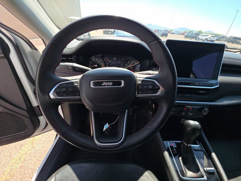 Used 2022 Jeep Compass Trailhawk AWD/4WD image 3