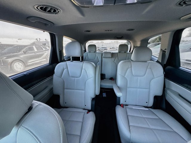 Certified 2025 Kia Telluride EX w/ EX Captain's Chair Package AWD/4WD image 25