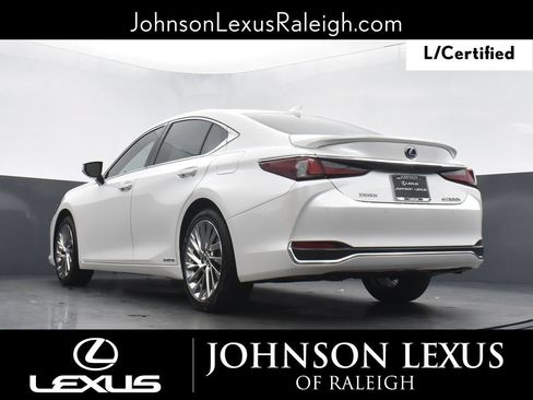 Used 2021 Lexus ES 300h Ultra Luxury w/ Accessory Package 2 FWD image 17