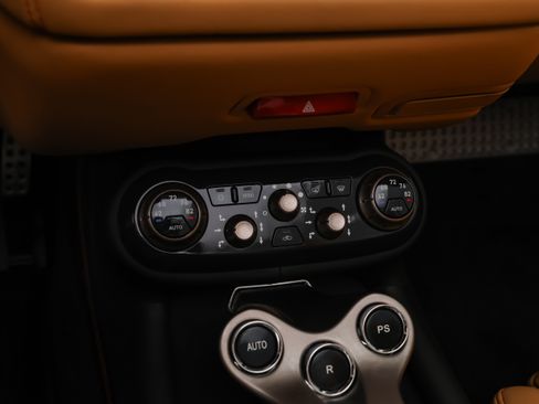 Used 2011 Ferrari California RWD image 20